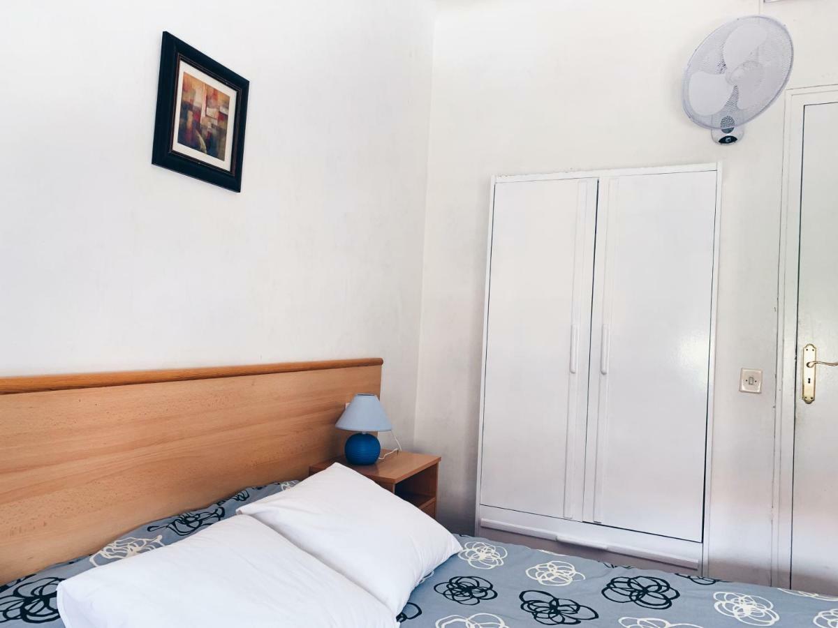 Hostal Portbou Exterior photo