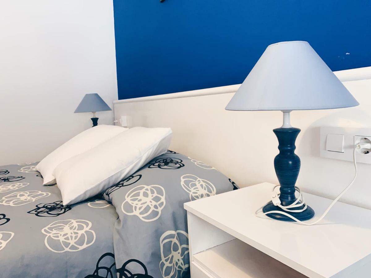 Hostal Portbou Exterior photo