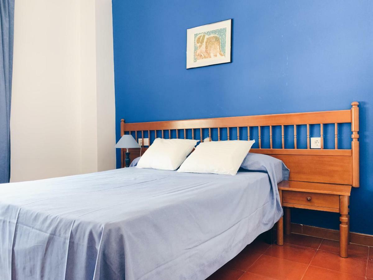 Hostal Portbou Exterior photo